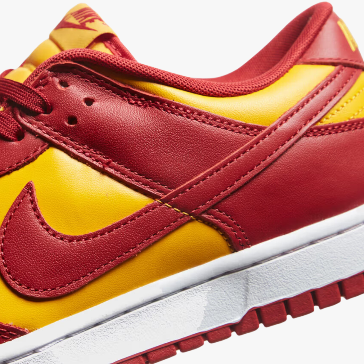 Nike-Dunk-Low-Midas-Gold-oversoles-3