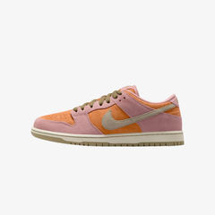 Nike SB Dunk Low “Red Stardust”