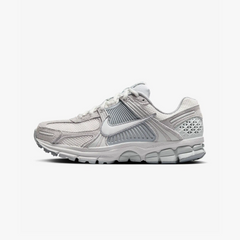 Nike Zoom Vomero 5 "Pure Platinum Platinum Tint Wolf Grey Summit White" (W)
