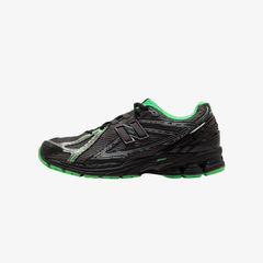 New Balance 1906R “Dark Silver Metallic Lab Green”